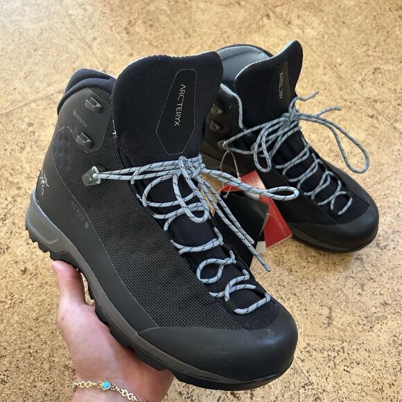 NEW Arcteryx Acrux TR GTX Goretex Vibram Hiking Boots Size 8.5 - Picture 1 of 6
